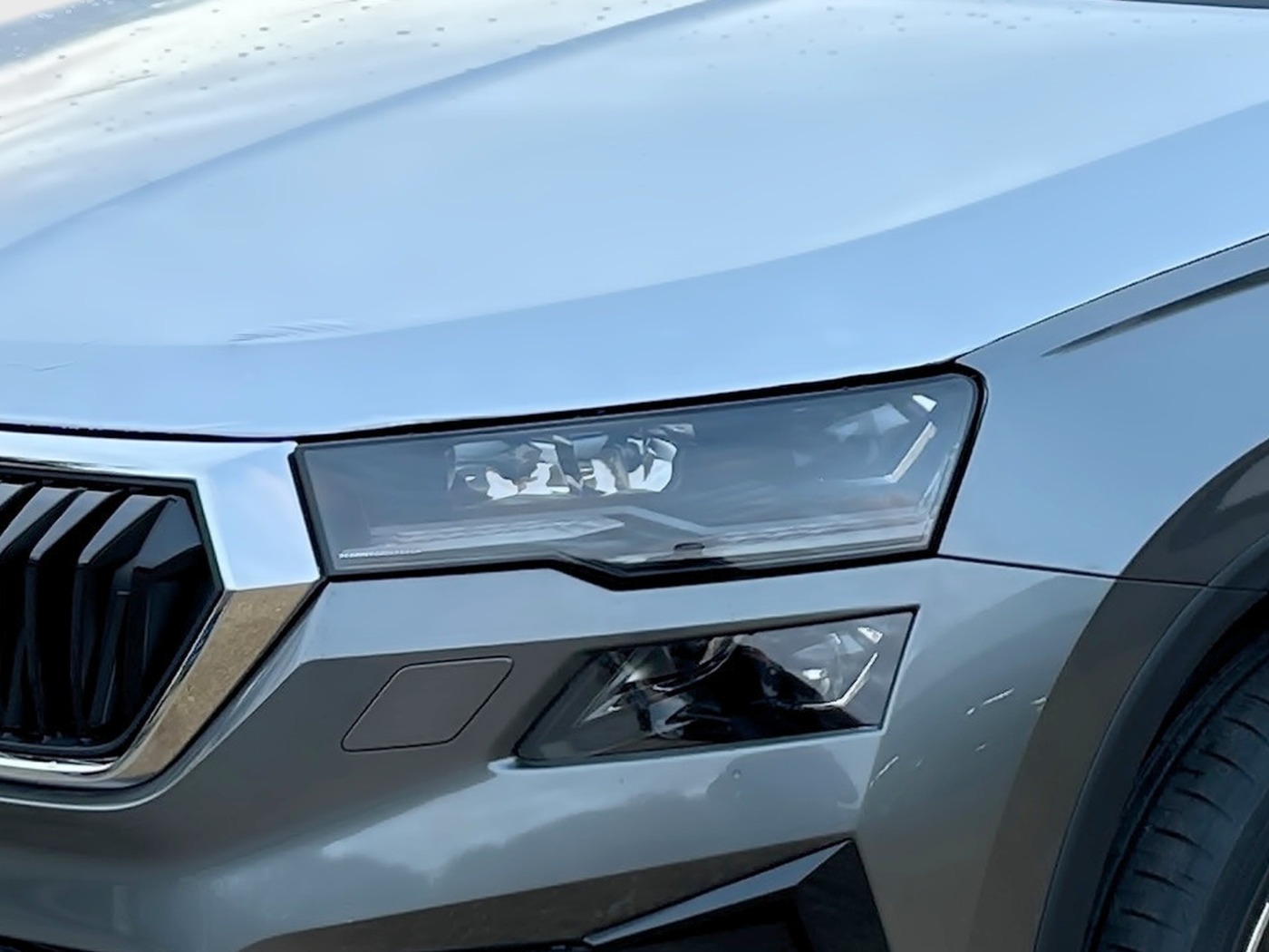 SKODA Karoq 1.5 TSI ACT Selection ACC LHZ NAVI RFK SHZ Bild 5