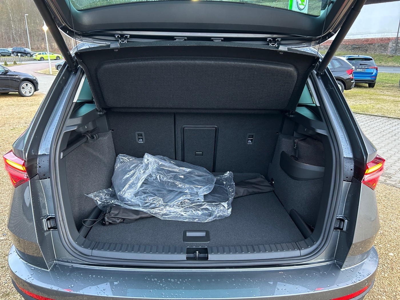 SKODA Karoq 1.5 TSI ACT Selection ACC LHZ NAVI RFK SHZ Bild 12