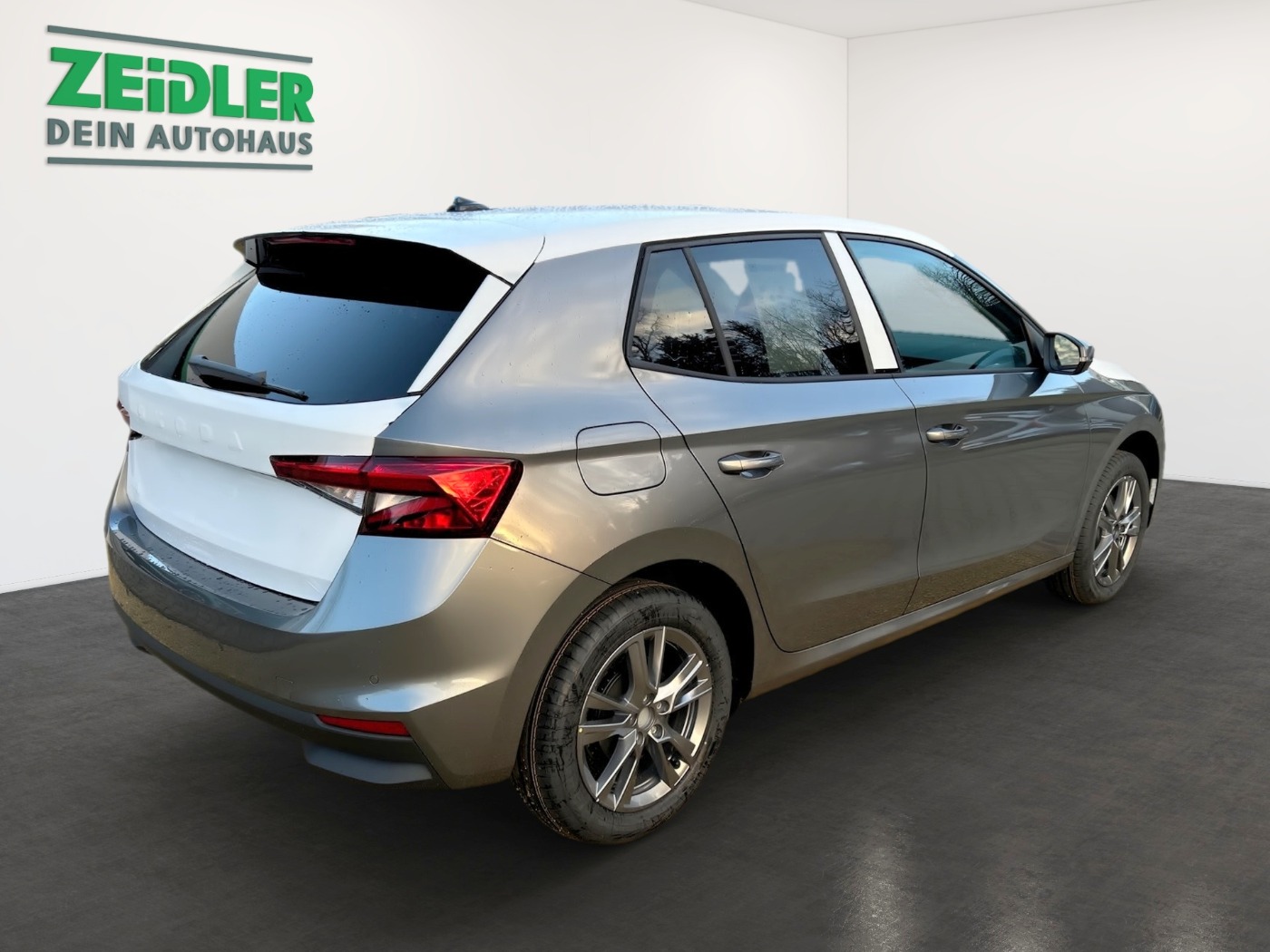 SKODA Fabia 1.0 TSI Selection ACC DAB LED NAVI SHZ Bild 3