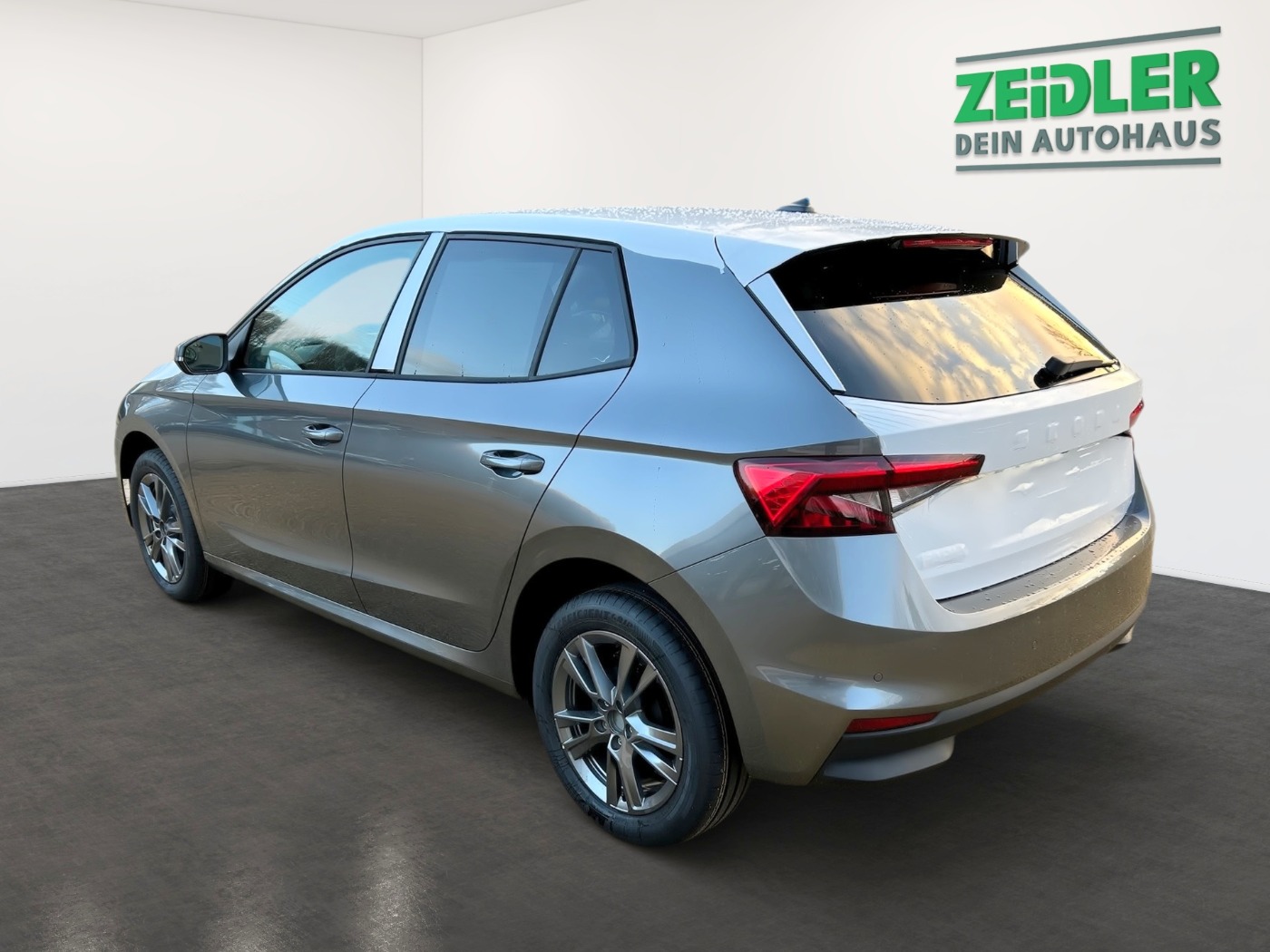 SKODA Fabia 1.0 TSI Selection ACC DAB LED NAVI SHZ Bild 4