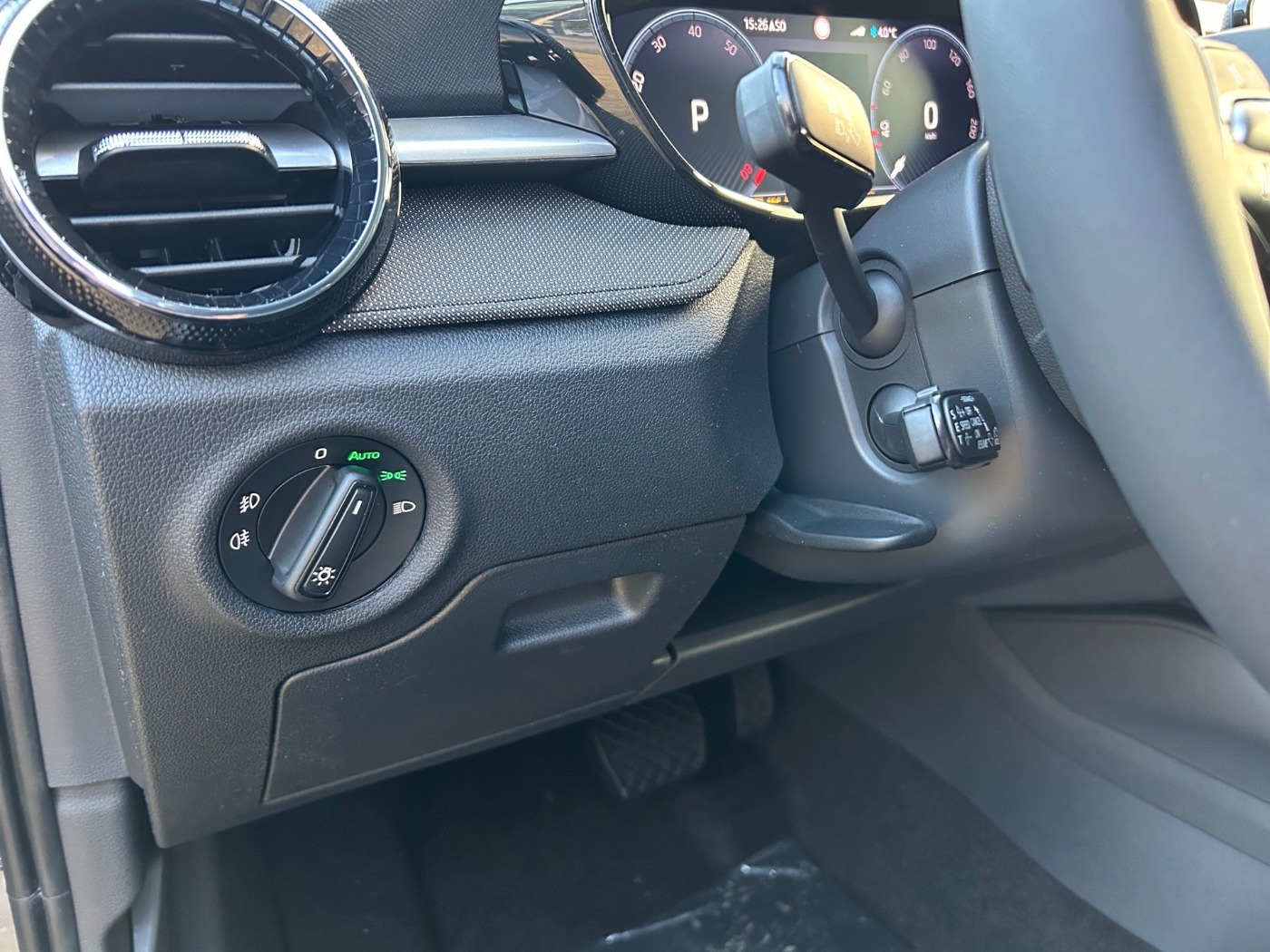 SKODA Fabia 1.0 TSI Selection ACC DAB LED NAVI SHZ Bild 16