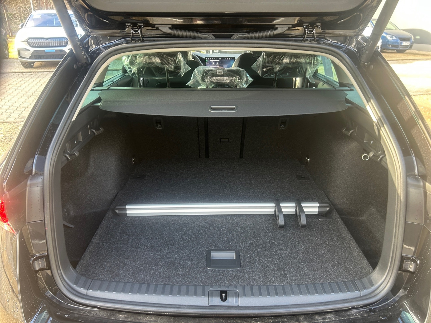 SKODA Octavia Combi 2.0 TDI DSG Selection ACC NAVI RFK Bild 12