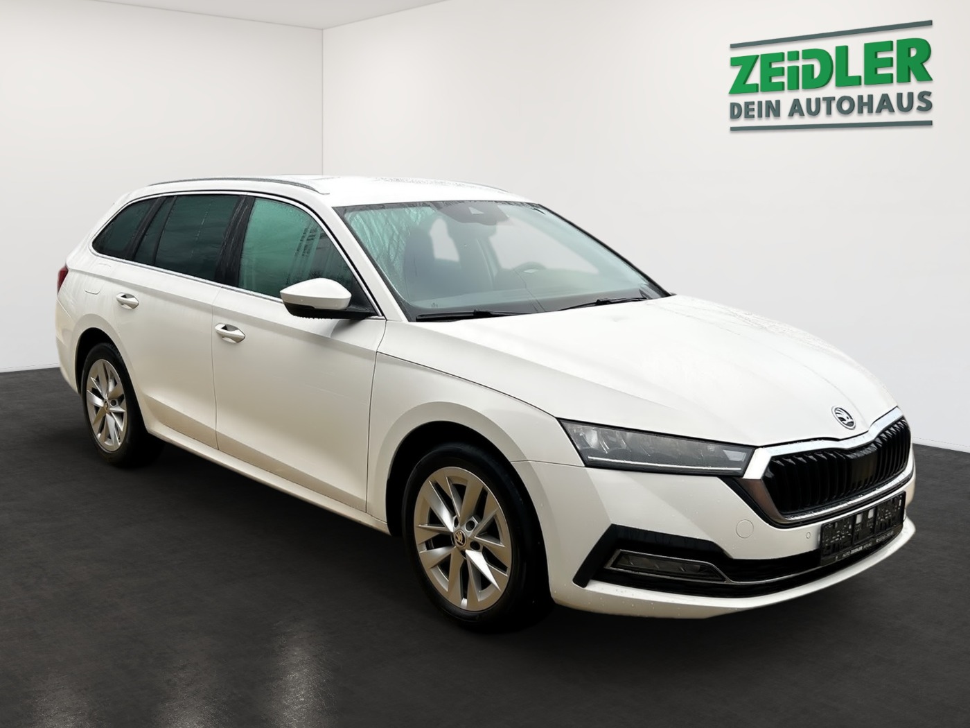 SKODA Octavia Combi 2.0 TDI First Edition NAVI SHZ TWA Bild 2