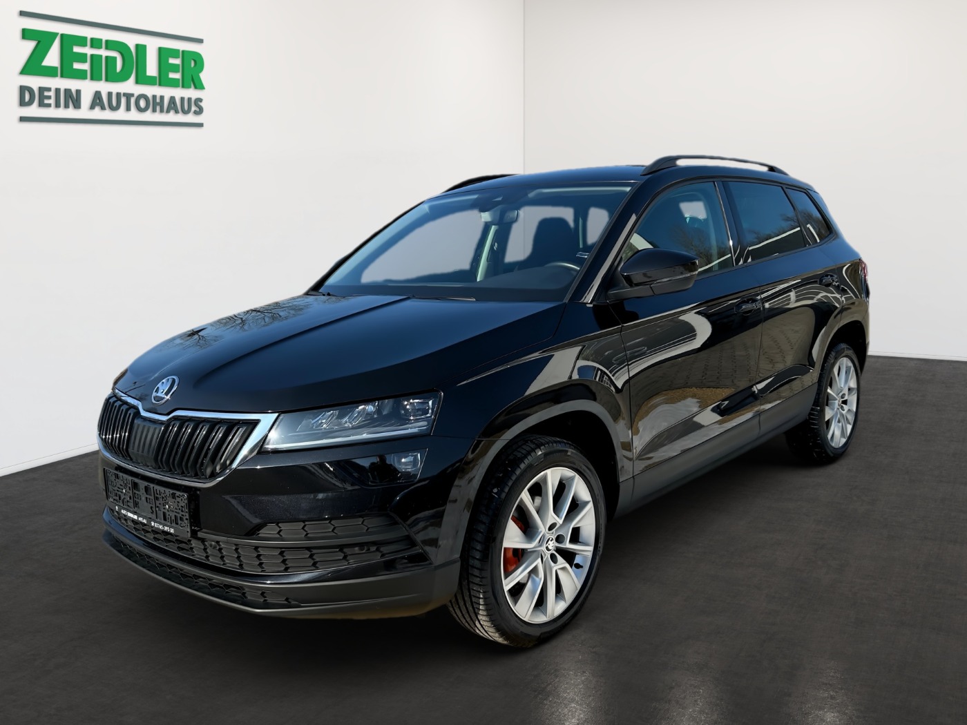 SKODA Karoq 1.5 TSI DSG Style ACC AHK DAB LED PDC SHZ