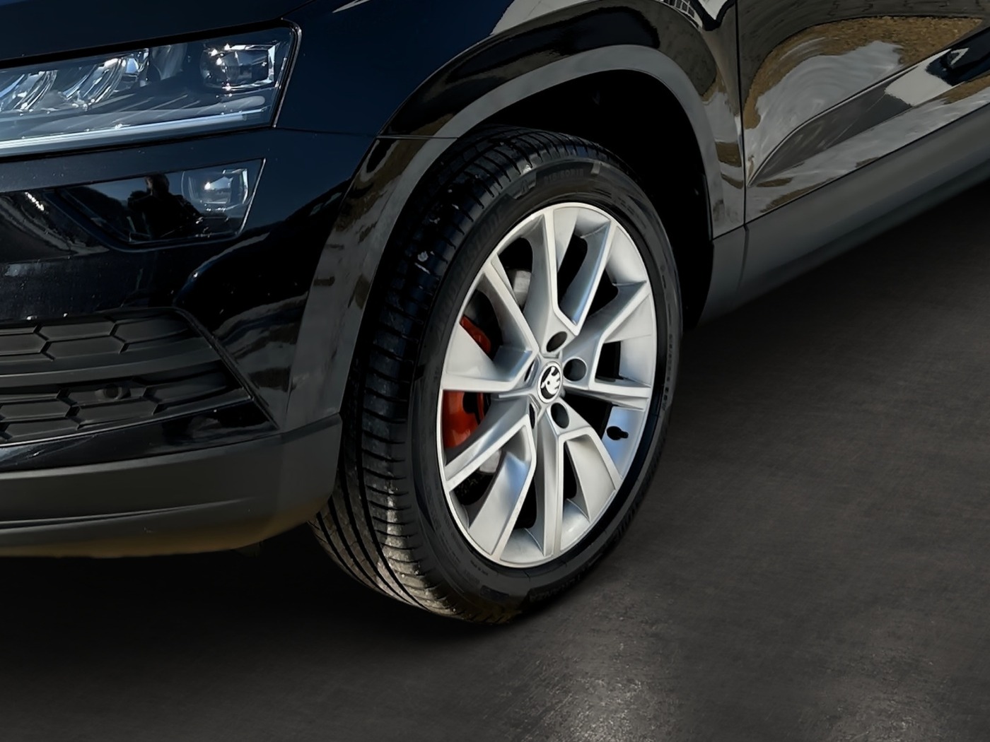 SKODA Karoq 1.5 TSI DSG Style ACC AHK DAB LED PDC SHZ Bild 6