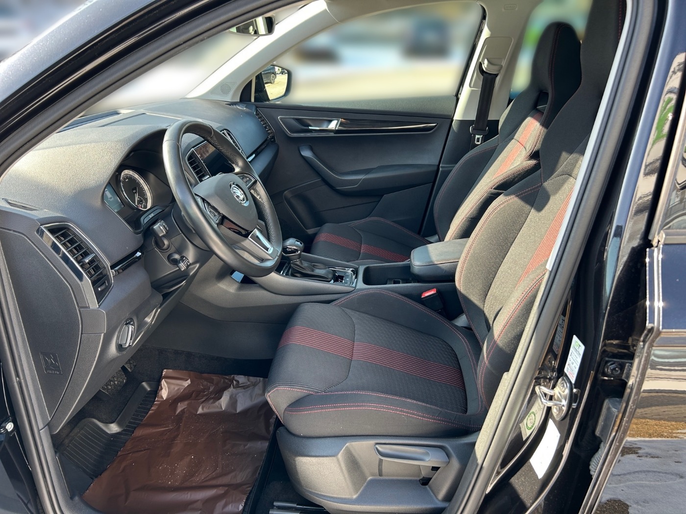 SKODA Karoq 1.5 TSI DSG Style ACC AHK DAB LED PDC SHZ Bild 7