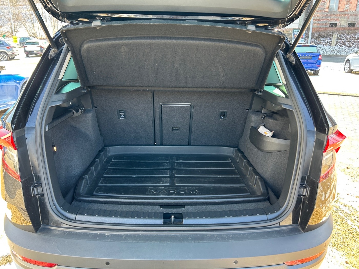 SKODA Karoq 1.5 TSI DSG Style ACC AHK DAB LED PDC SHZ Bild 12