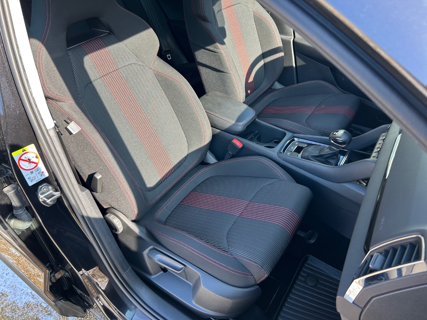 SKODA Karoq 1.5 TSI DSG Style ACC AHK DAB LED PDC SHZ Bild 13
