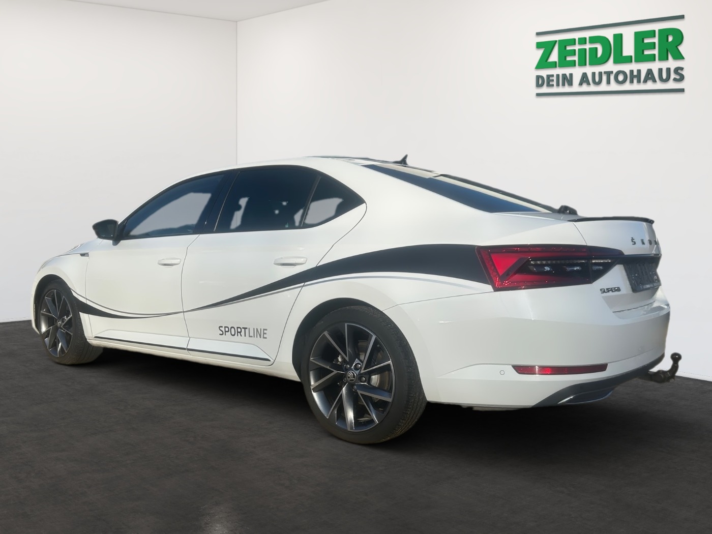 SKODA Superb Lim. 2.0 TDI 4x4 DSG Sportline AHK ACC VC Bild 4