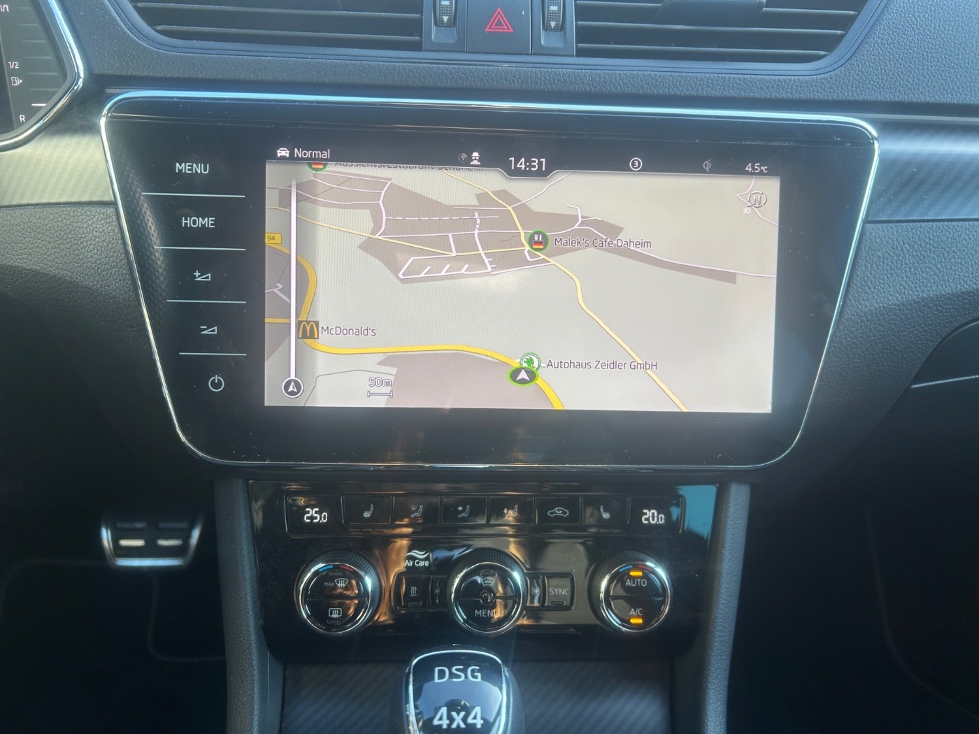 SKODA Superb Lim. 2.0 TDI 4x4 DSG Sportline AHK ACC VC Bild 10