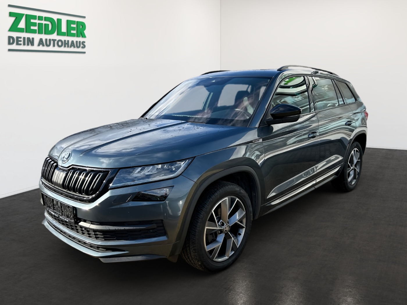 SKODA Kodiaq 2.0 TDI Sportline AHK DCC KA PANO RFK