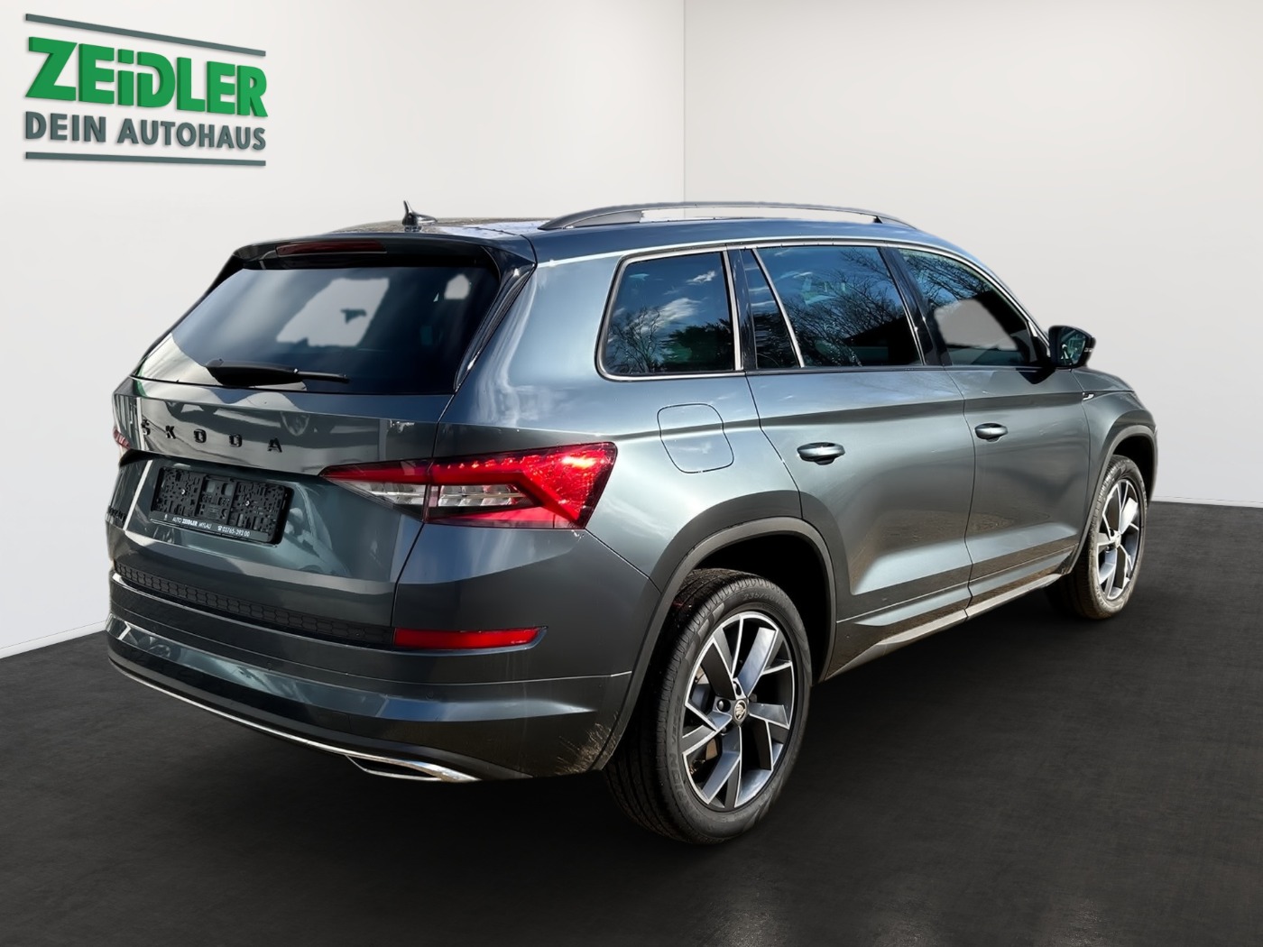 SKODA Kodiaq 2.0 TDI Sportline AHK DCC KA PANO RFK Bild 3