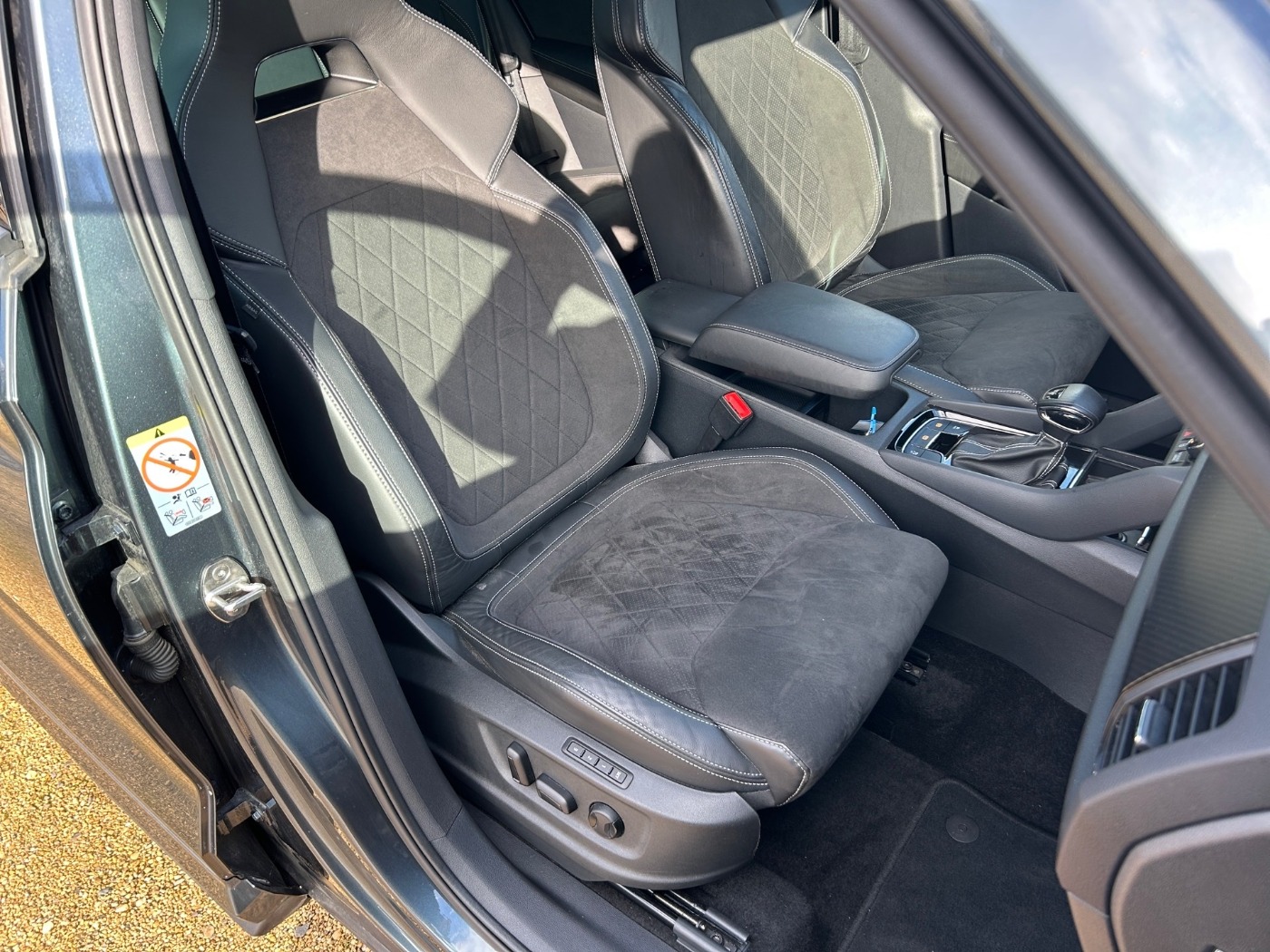SKODA Kodiaq 2.0 TDI Sportline AHK DCC KA PANO RFK Bild 16