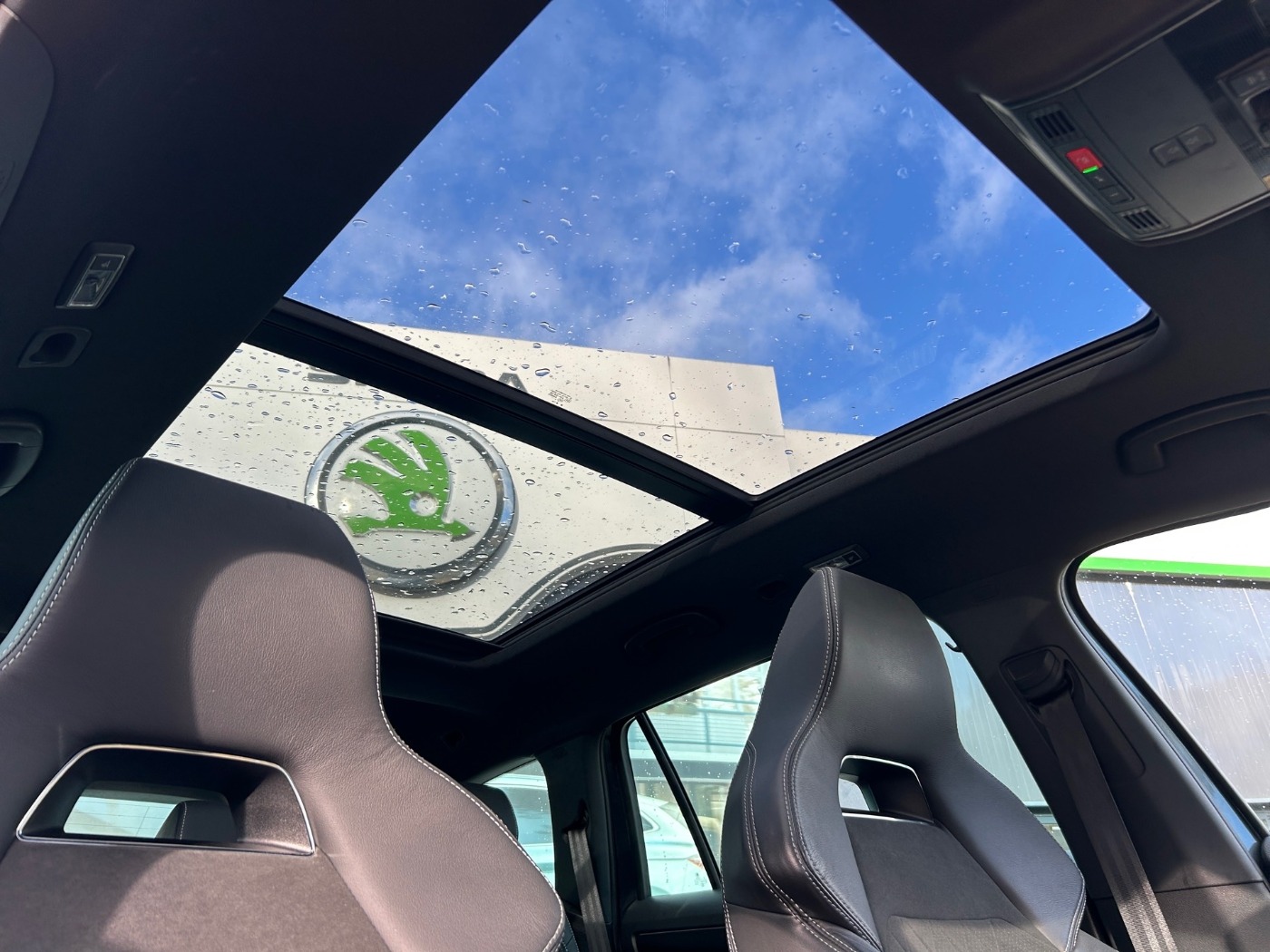SKODA Kodiaq 2.0 TDI Sportline AHK DCC KA PANO RFK Bild 20