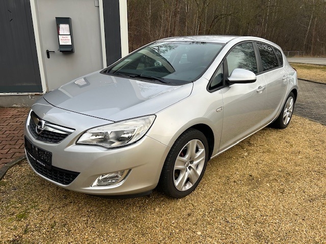 OPEL Astra J 1.4 Turbo Design Edition AHK LHZ SHZ WKR