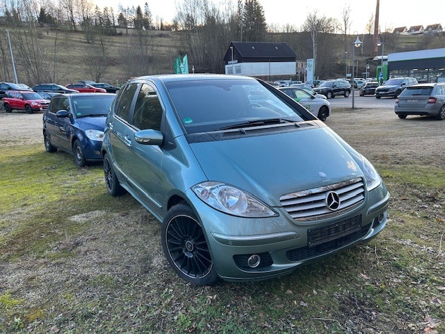 Mercedes-Benz A 170 Autom. Elegance ALU KLIMA NEBEL TEMPOMAT Bild 2