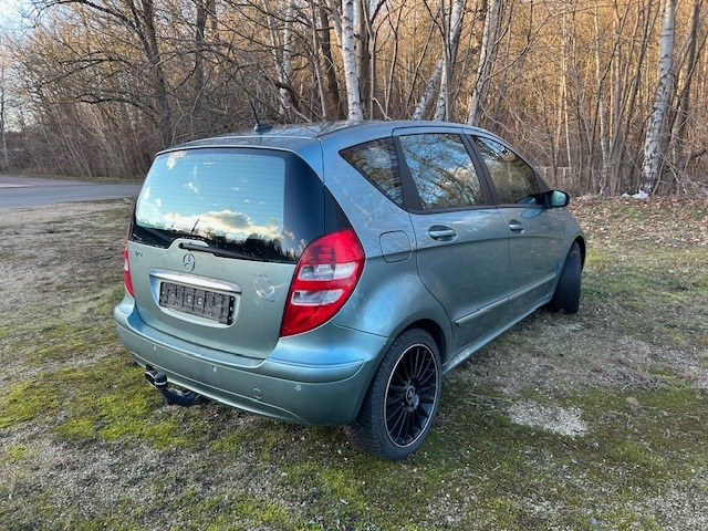 Mercedes-Benz A 170 Autom. Elegance ALU KLIMA NEBEL TEMPOMAT Bild 3
