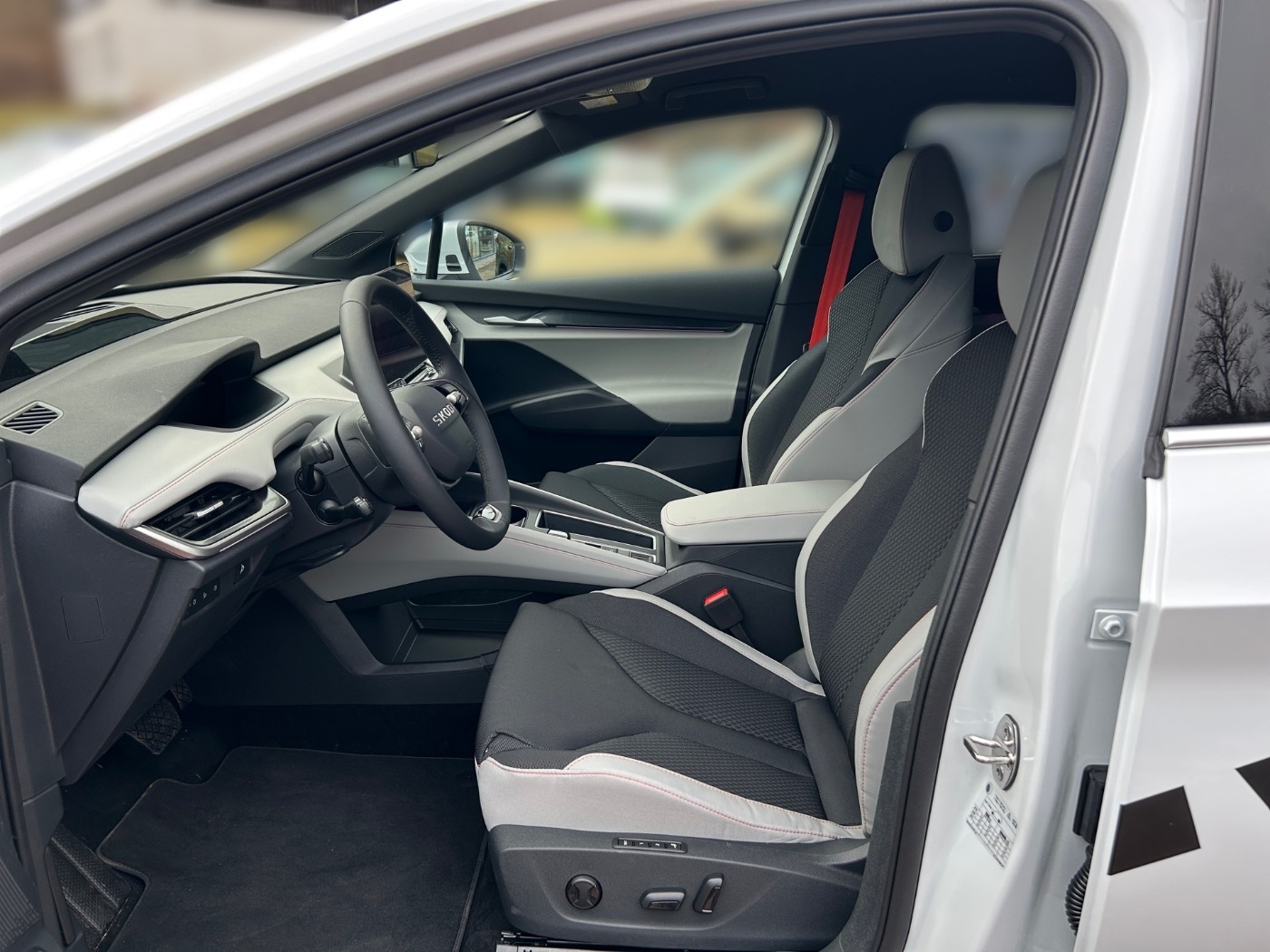 SKODA Elroq 85 Alpha AHK HUD NAVI RFK STHZ WÄRMEPUMPE Bild 7