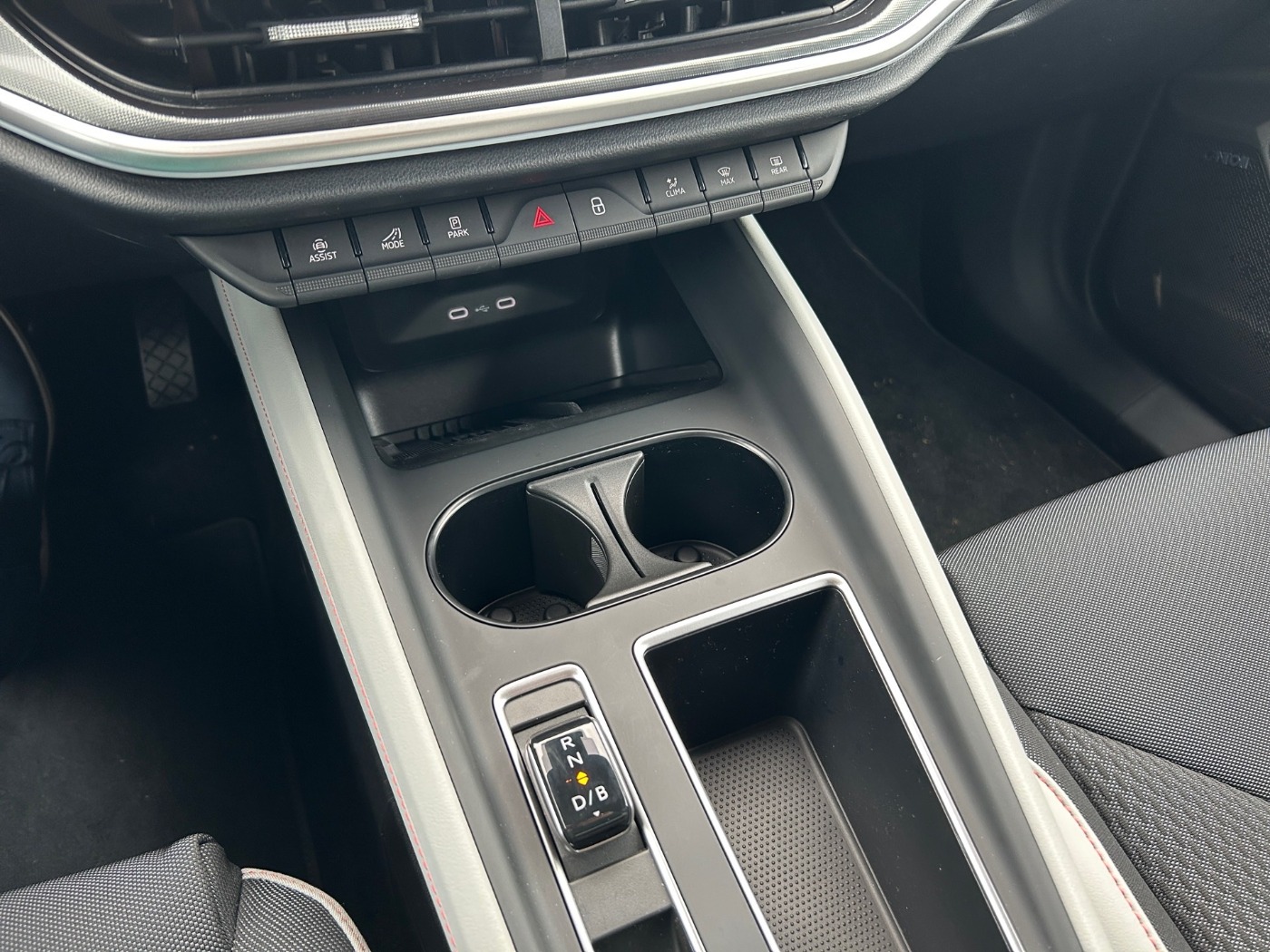 SKODA Elroq 85 Alpha AHK HUD NAVI RFK STHZ WÄRMEPUMPE Bild 17