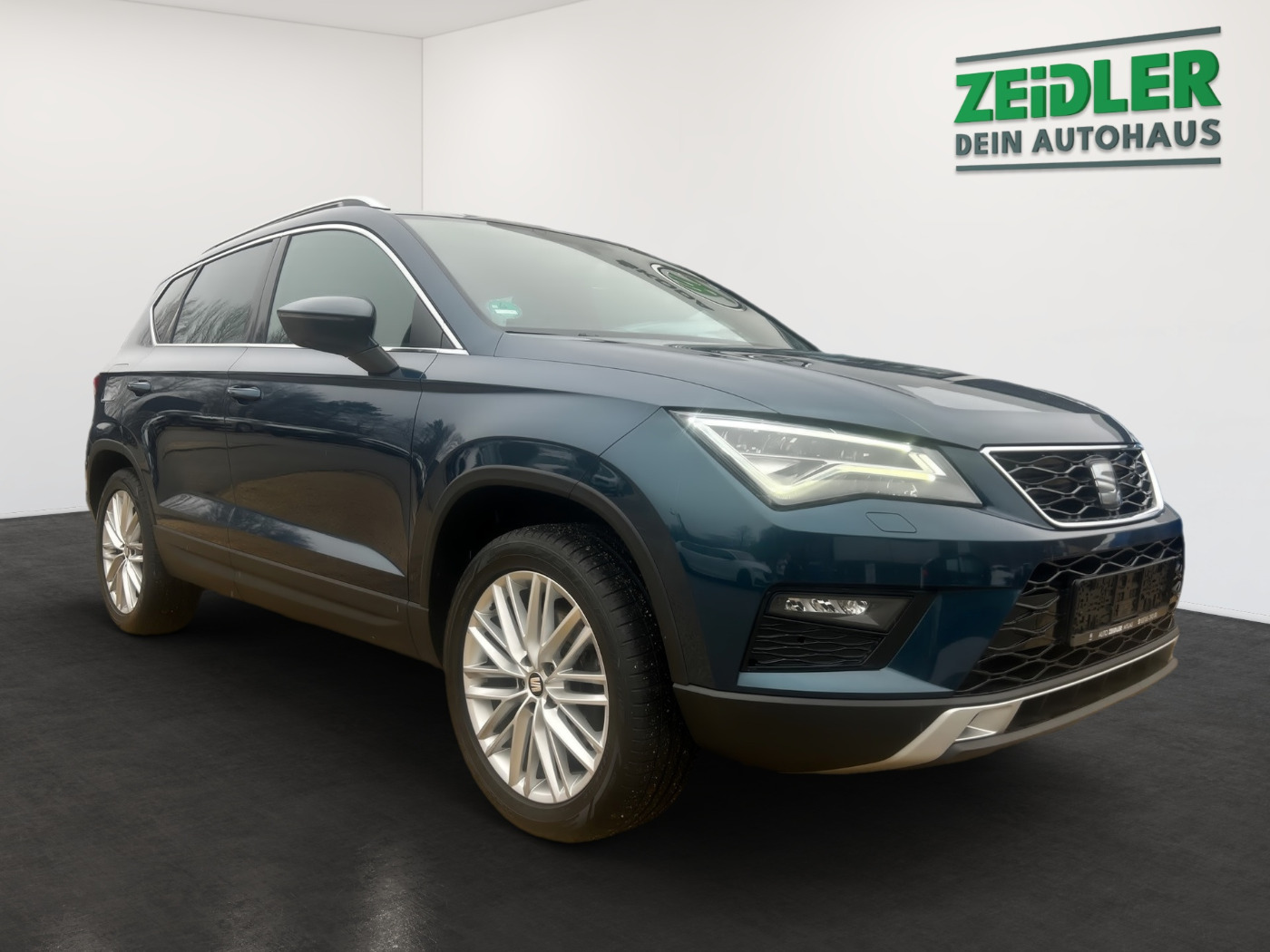 Seat Ateca 1.4 TSI 4Drive Xcellence ALLRAD AHK KA NAVI Bild 2