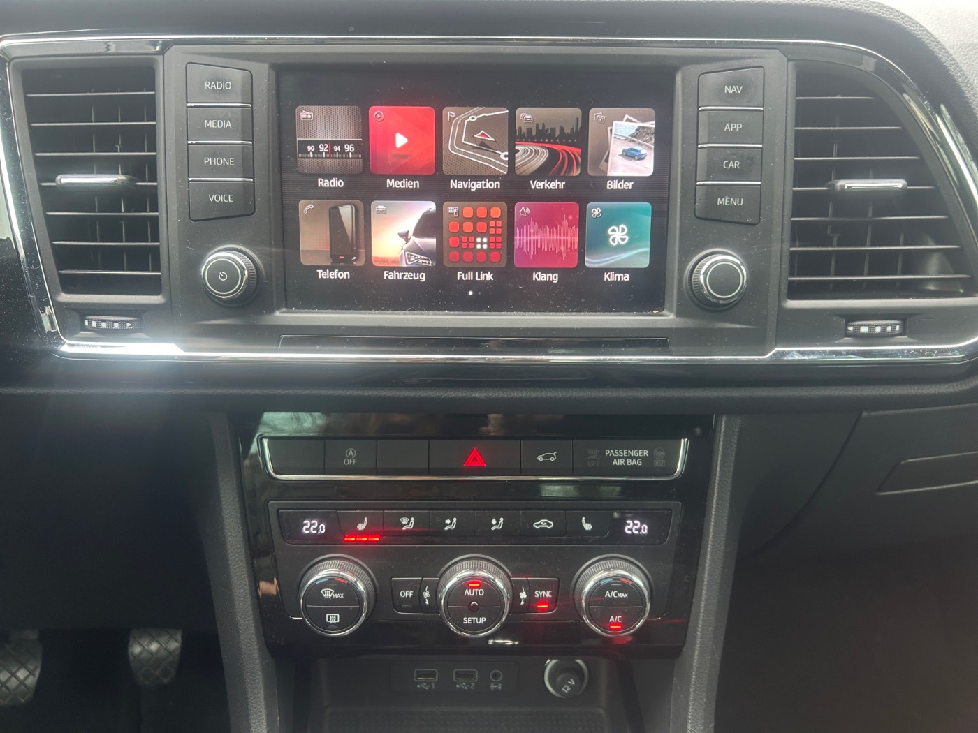 Seat Ateca 1.4 TSI 4Drive Xcellence ALLRAD AHK KA NAVI Bild 9