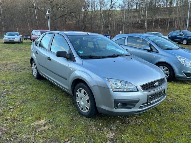 FORD Focus 1.6 Trend 5-Türer AUDIOSYSTEM KLIMA ZV Bild 2
