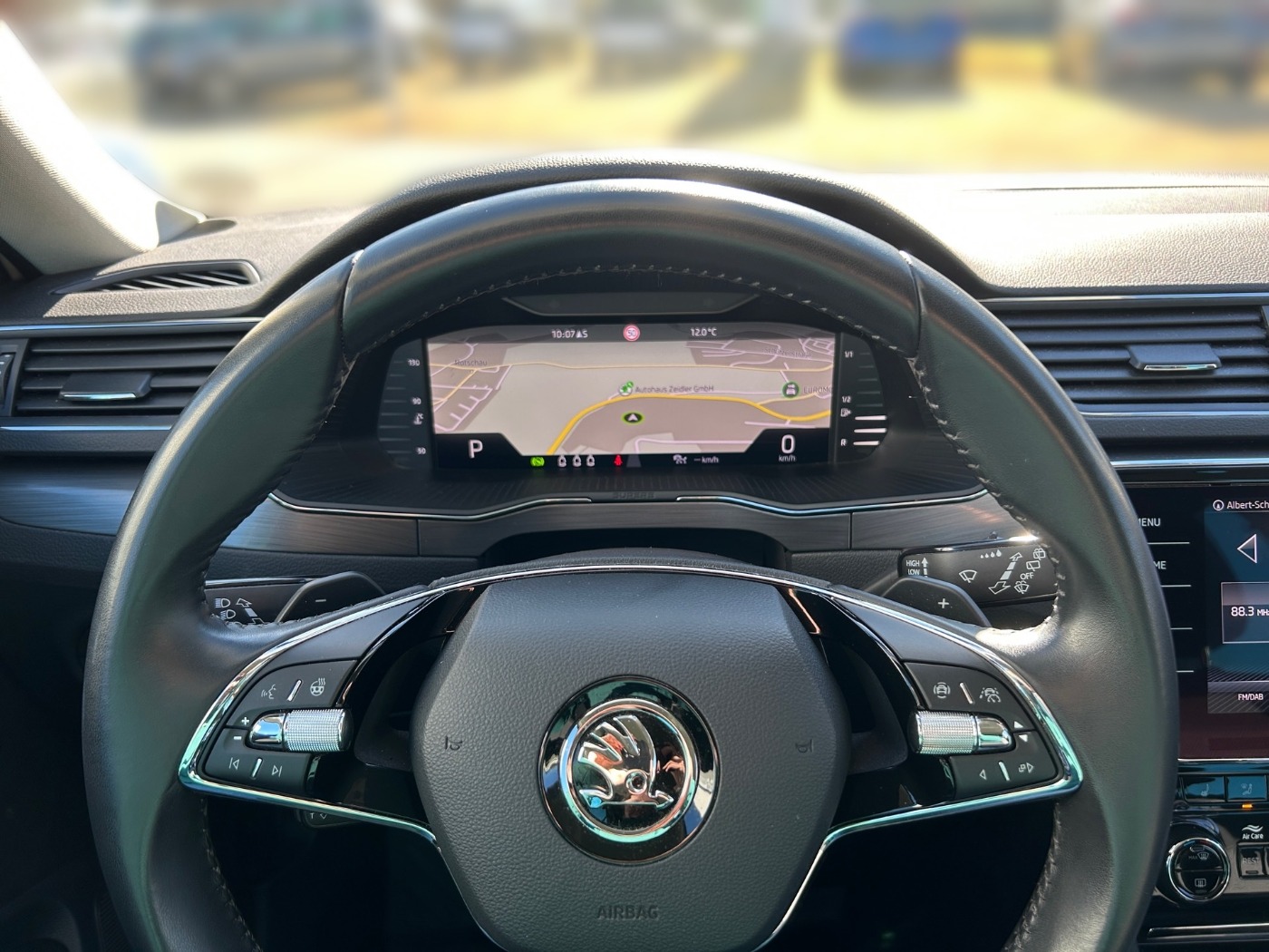 SKODA Superb 2.0 TSI DSG Style ACC KA LED NAVI VC Bild 8