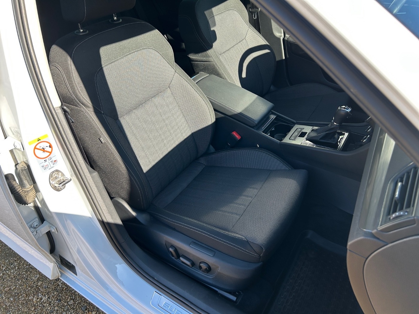 SKODA Superb 2.0 TSI DSG Style ACC KA LED NAVI VC Bild 14