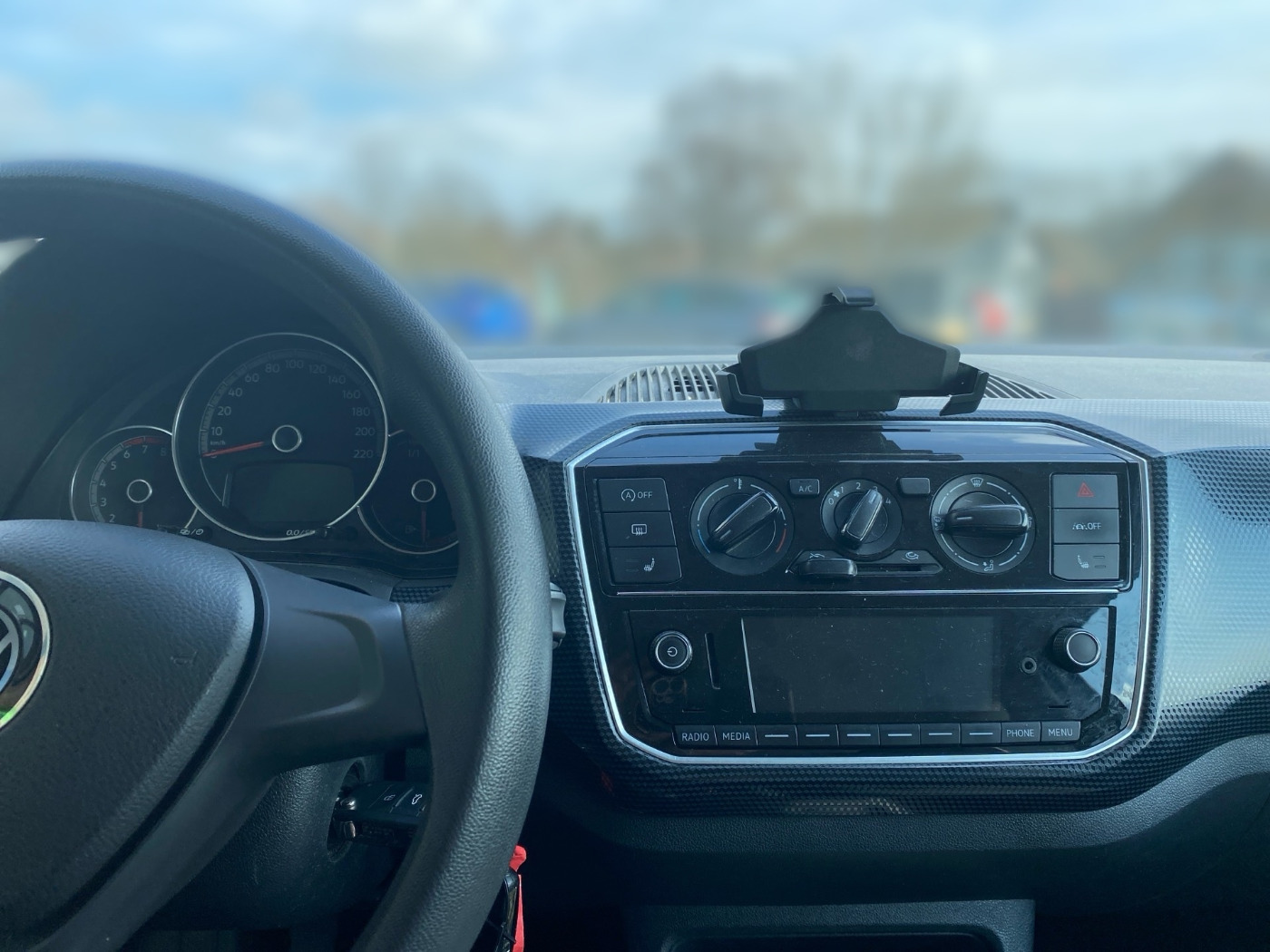 VW up! 1.0 BMT 3Türer elektr.FH KLIMA RADIO SHZ WKR Bild 8