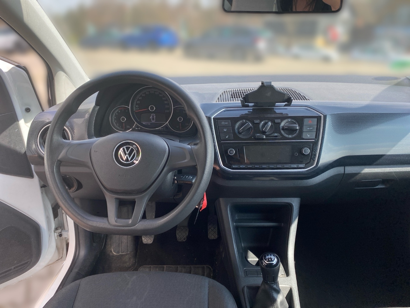 VW up! 1.0 BMT 3Türer elektr.FH KLIMA RADIO SHZ WKR Bild 9