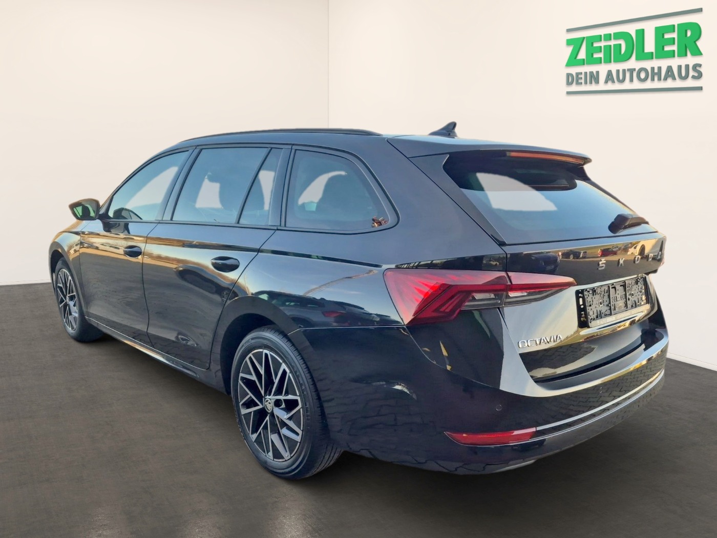 SKODA Octavia Combi 2.0 TDI DSG Ambition MATRIX NAVI Bild 4