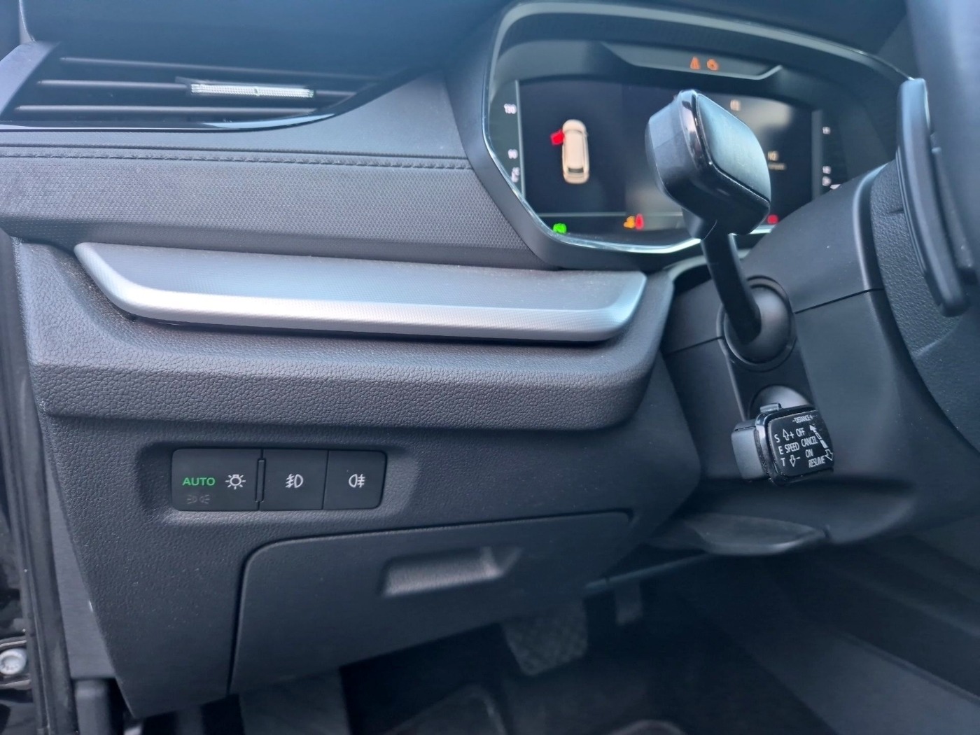 SKODA Octavia Combi 2.0 TDI DSG Ambition MATRIX NAVI Bild 10