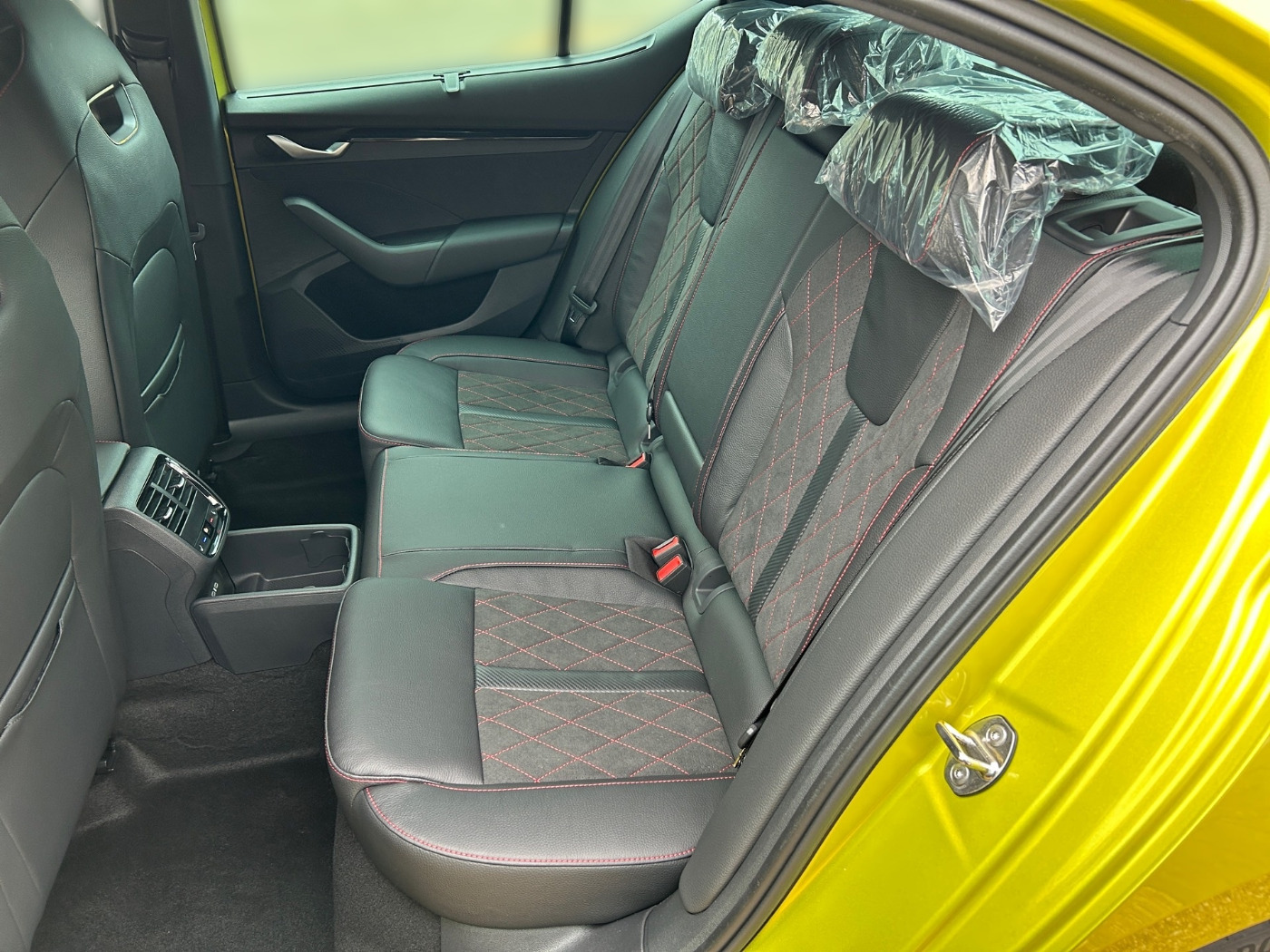 Škoda Octavia 2.0 TSI W RS Navi SportS. ParkAss 360 Bild 11