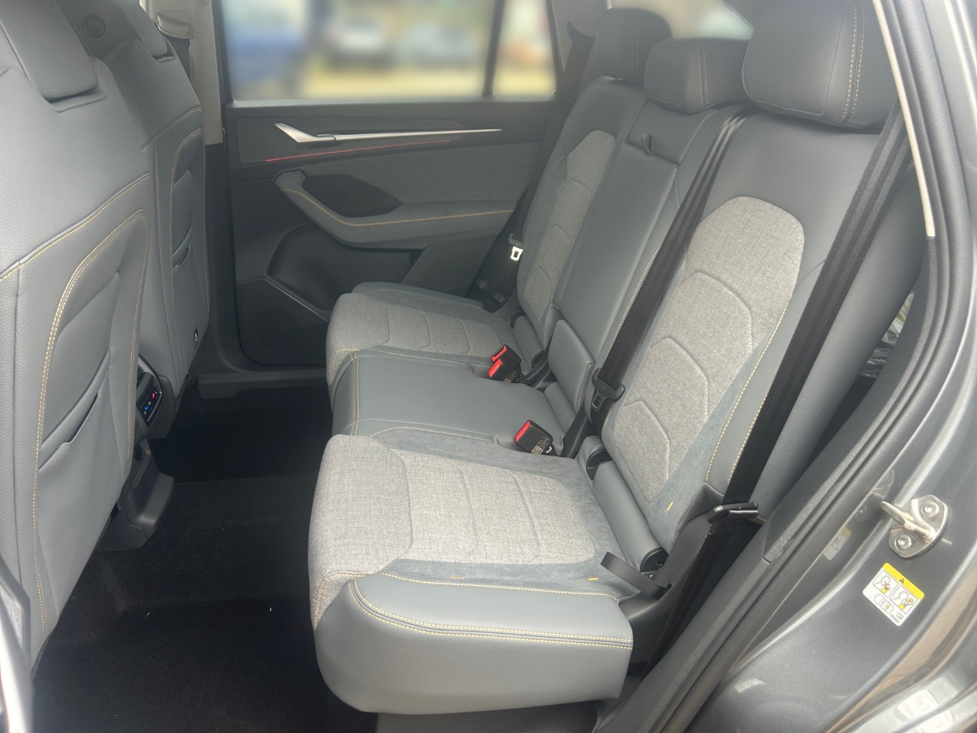 SKODA Kodiaq 1.5 TSI iV DSG Selection HUD MATRIX SHZ Bild 11