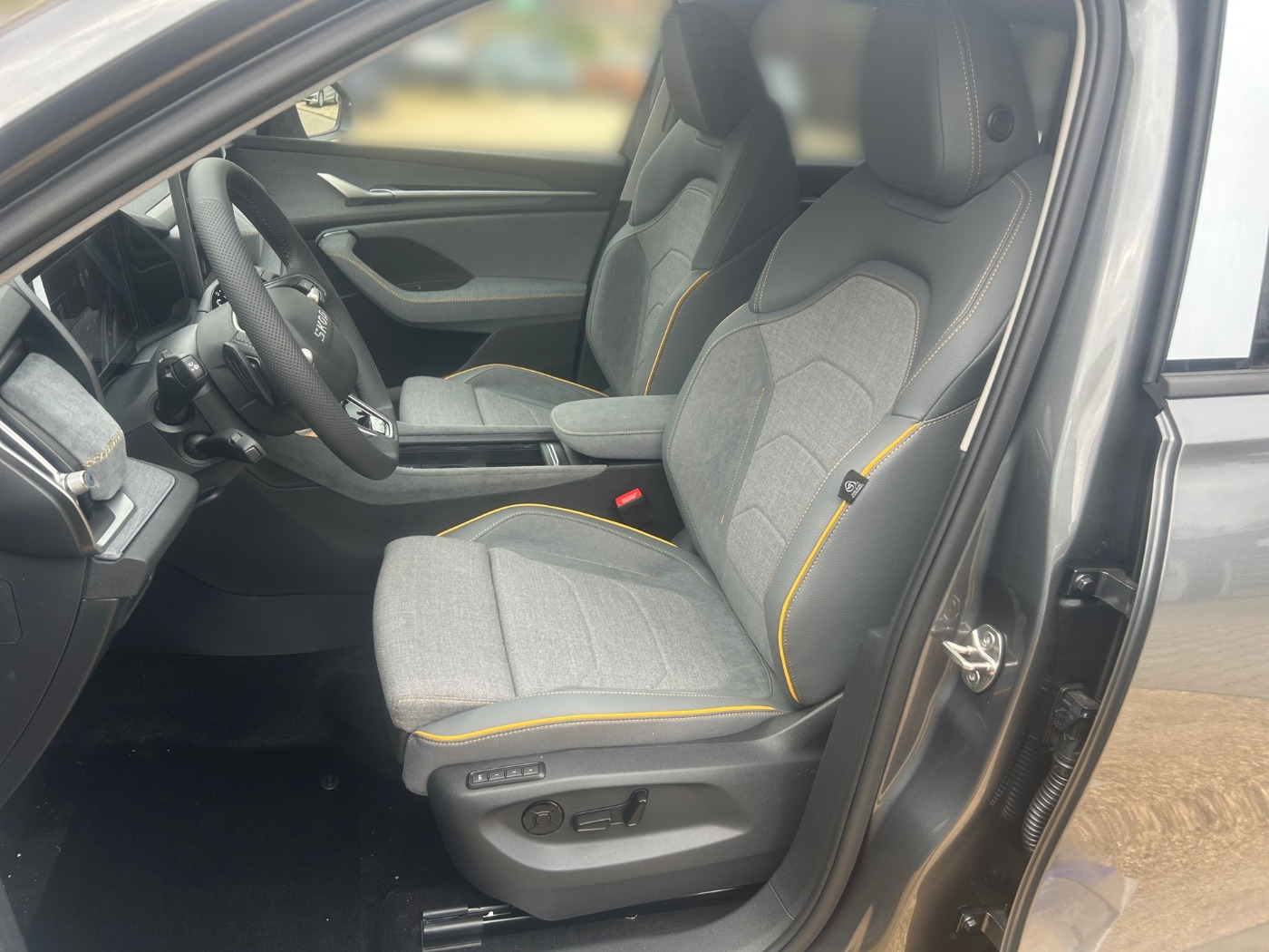 SKODA Kodiaq 1.5 TSI iV DSG Selection HUD MATRIX SHZ Bild 7