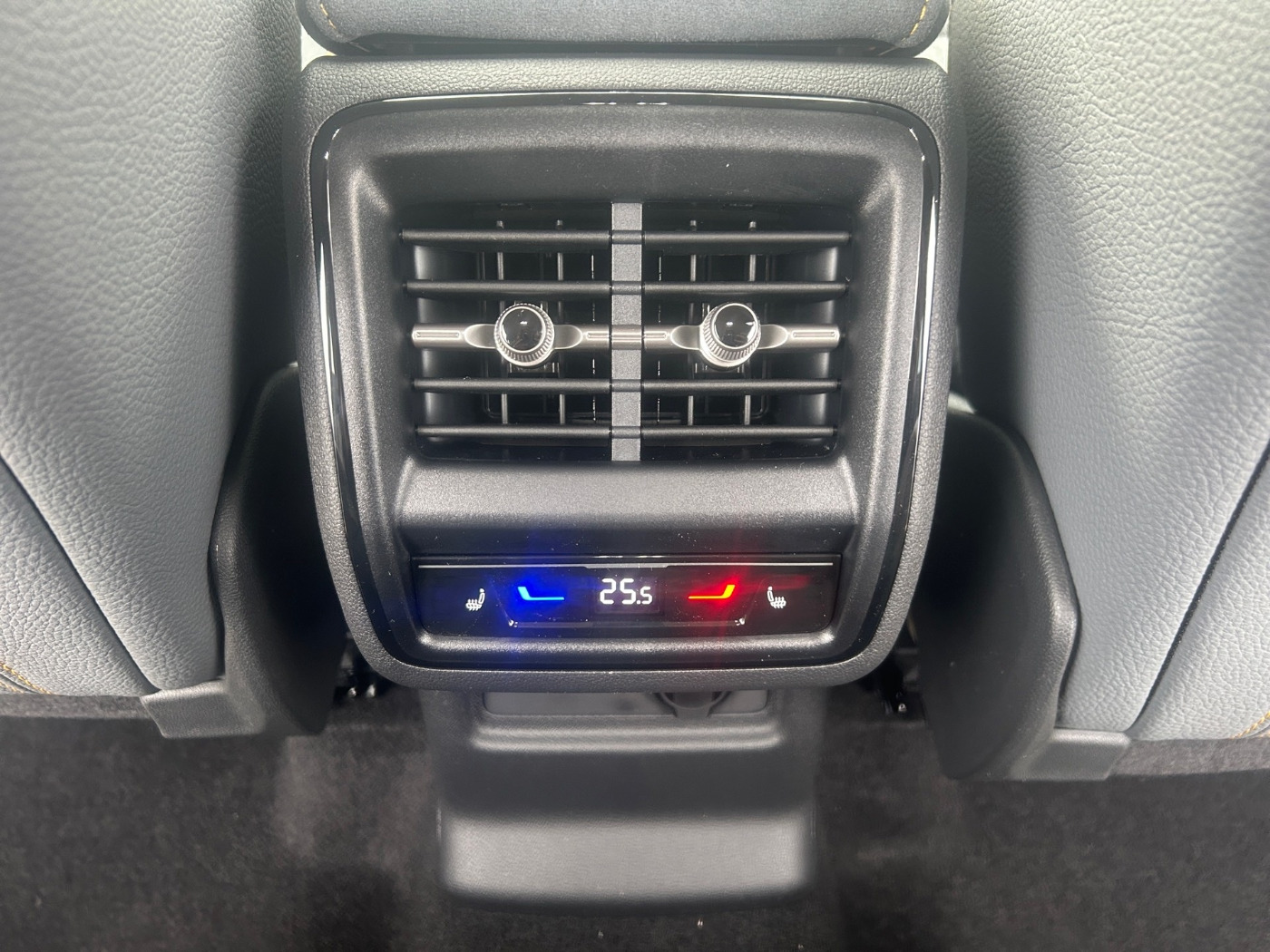 SKODA Kodiaq 1.5 TSI iV DSG Selection HUD MATRIX SHZ Bild 17