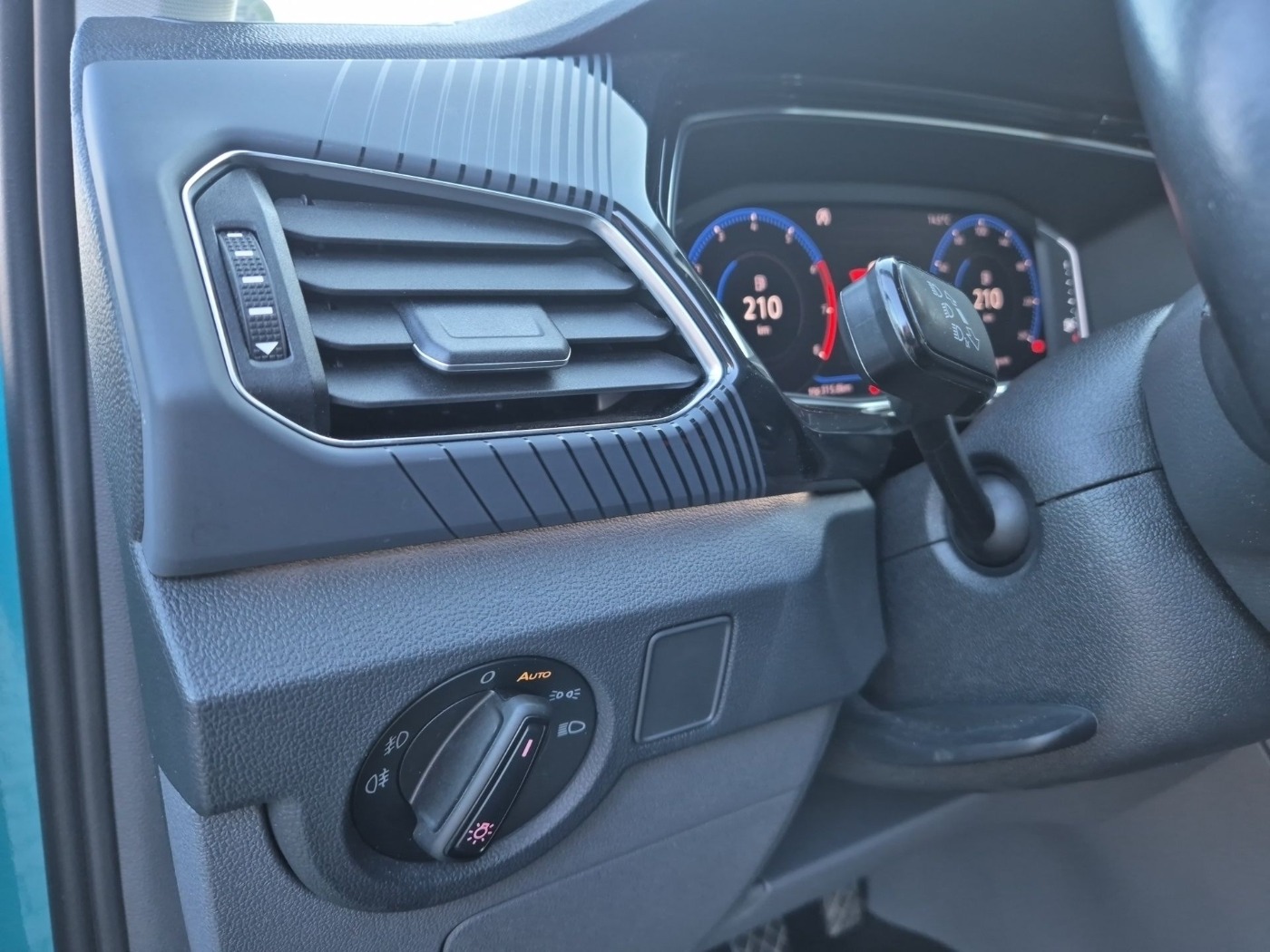 VW T-Cross 1.0 TSI Style ACC KA LED PDC SHZ VIRTUAL Bild 14