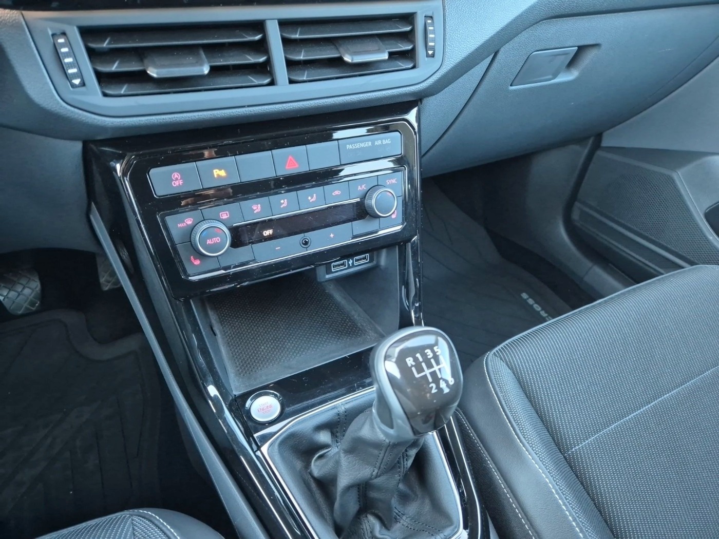 VW T-Cross 1.0 TSI Style ACC KA LED PDC SHZ VIRTUAL Bild 20