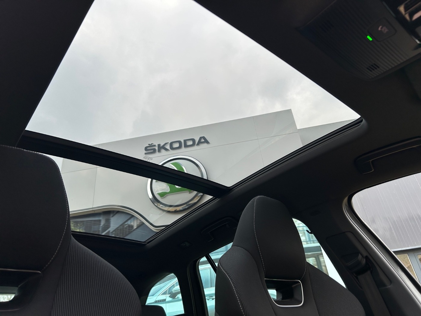SKODA Octavia Combi 1.5 TSI ACT Sportline NAVI PANO VC Bild 19