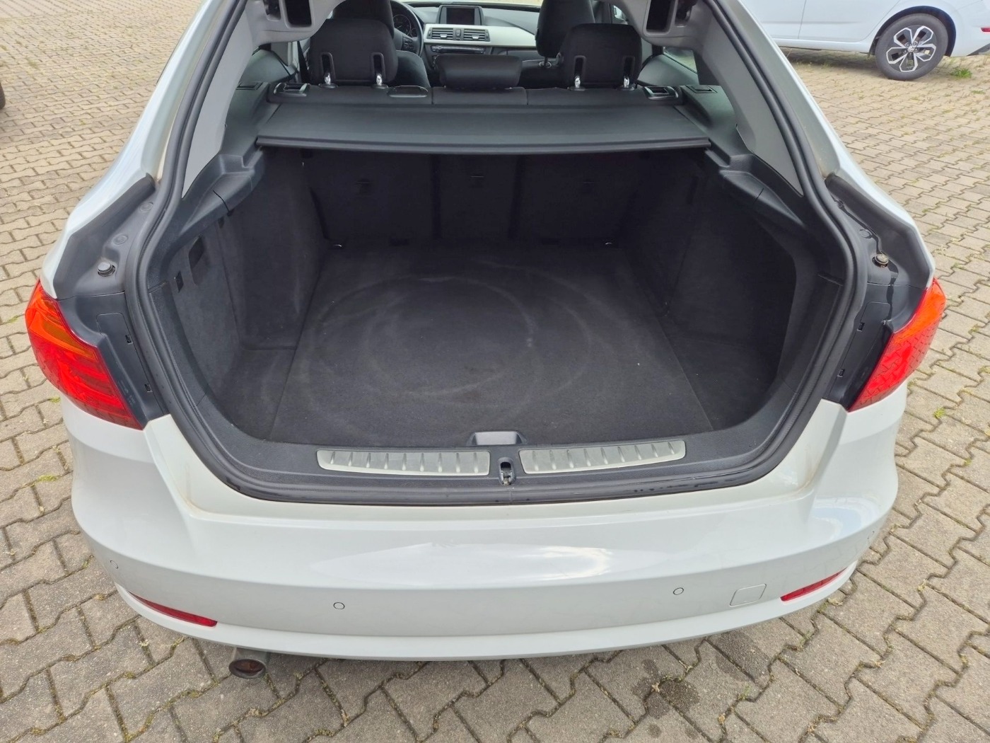 BMW 320d Gran Turismo ALU KA NEBEL PDC SHZ SPORT Bild 7