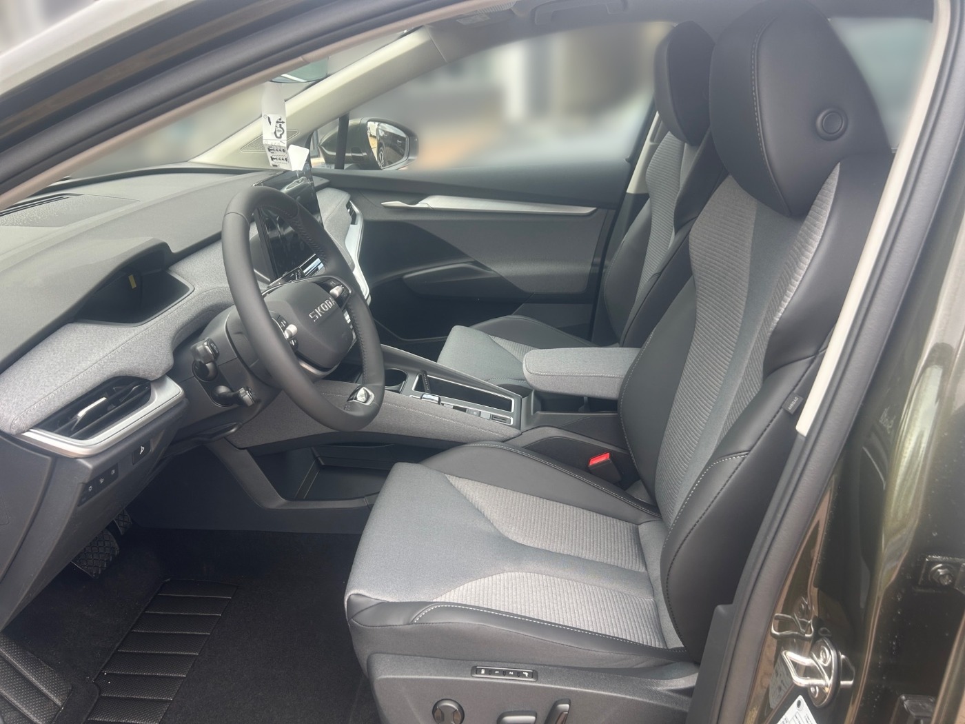 SKODA Enyaq 60 Loft Navi ACC AUT Akustikglas Facelift Bild 7