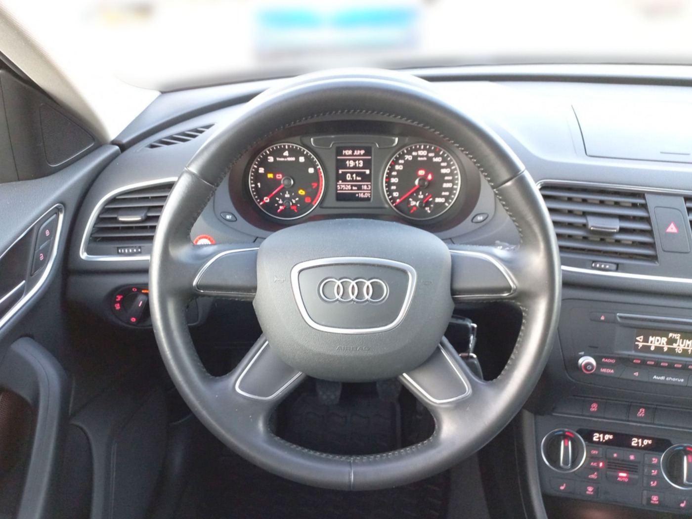 Audi Q3 1.4 TSI ultra ALU KA PDC RELING SHZ WKR XENON Bild 11