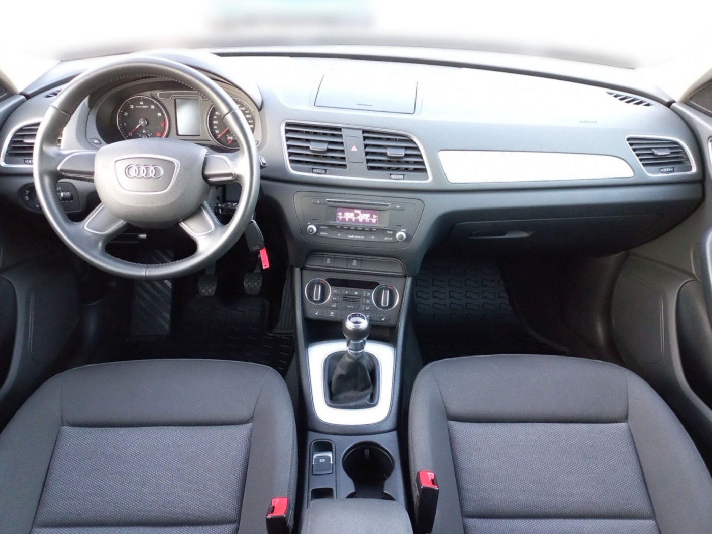 Audi Q3 1.4 TSI ultra ALU KA PDC RELING SHZ WKR XENON Bild 14