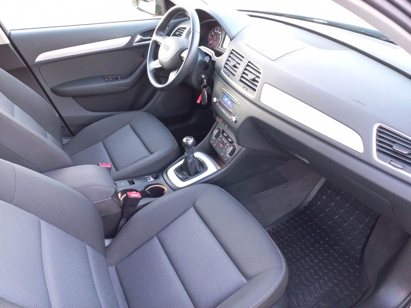 Audi Q3 1.4 TSI ultra ALU KA PDC RELING SHZ WKR XENON Bild 15