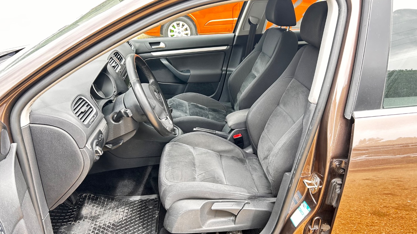 VW Golf VI Variant 1.6 TDI Highline KA PANO PDC SHZ Bild 5