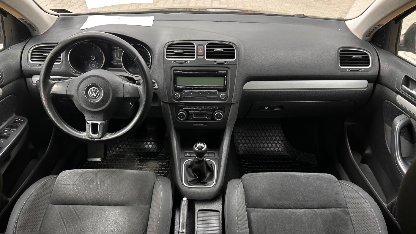 VW Golf VI Variant 1.6 TDI Highline KA PANO PDC SHZ Bild 6