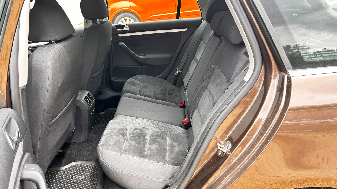 VW Golf VI Variant 1.6 TDI Highline KA PANO PDC SHZ Bild 7