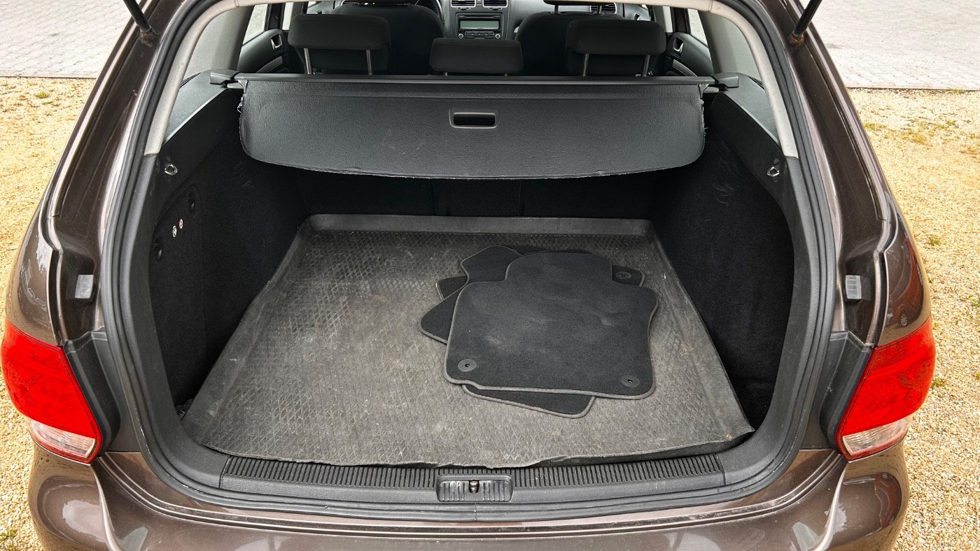 VW Golf VI Variant 1.6 TDI Highline KA PANO PDC SHZ Bild 10