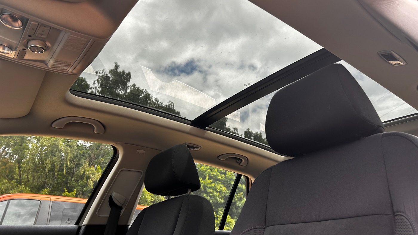 VW Golf VI Variant 1.6 TDI Highline KA PANO PDC SHZ Bild 8