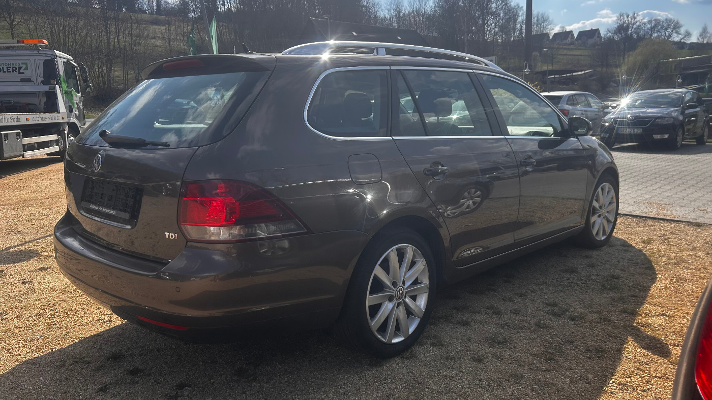 VW Golf VI Variant 1.6 TDI Highline KA PANO PDC SHZ Bild 4